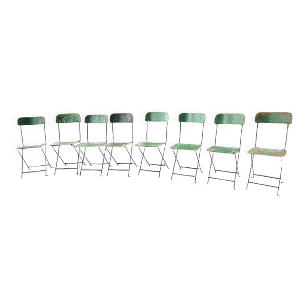 Lot de 8 chaises pliantes industrielles en métal peint vert