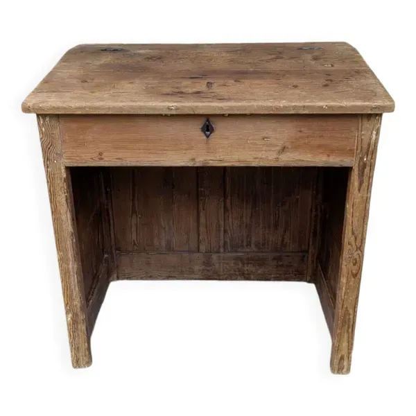 Bureau d'écolier avec rangement