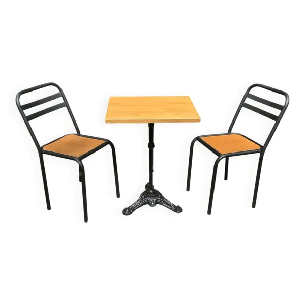 Table chaises bistrot.