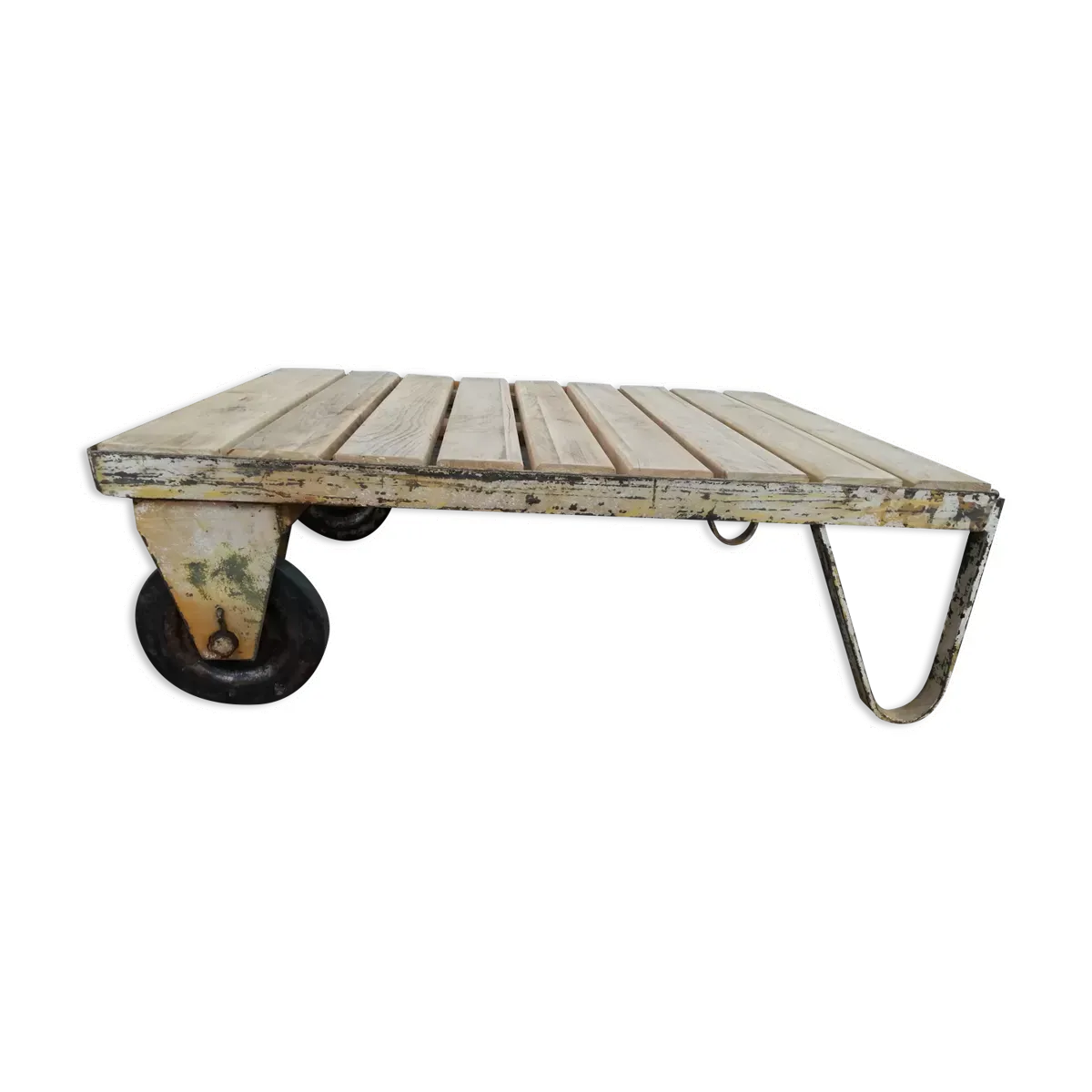 Table basse en bois et métal, ancien chariot industriel