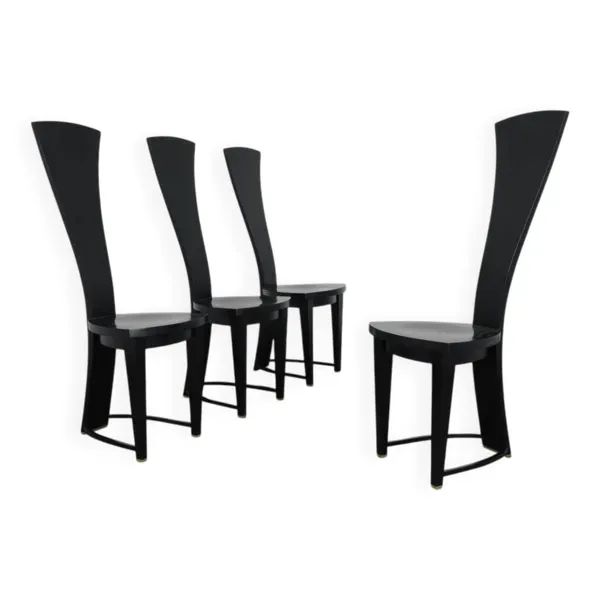 Rare ensemble de quatre chaises de salle à manger à dossier haut, Italie, années 1990
