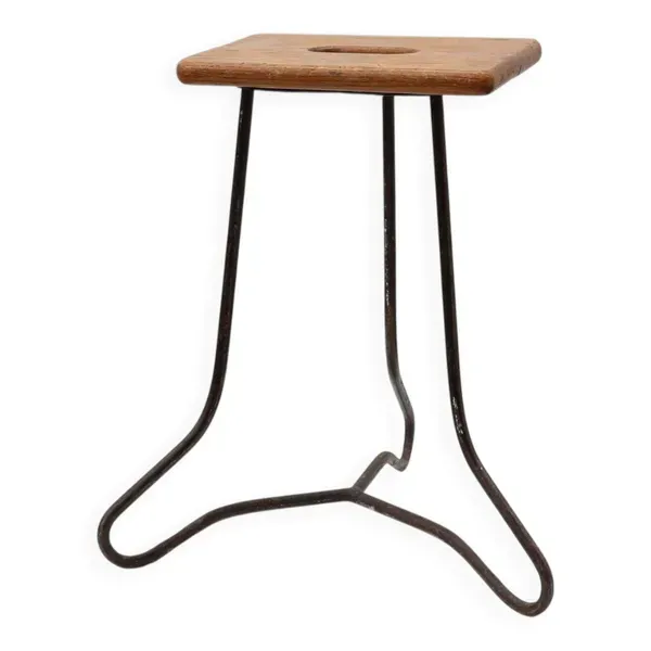 Tabouret industriel moderniste à lattes fendues en fer et chêne, France vers 1910