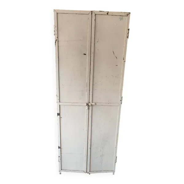ancien vestiaire en métal deux porte armoire d'atelier
