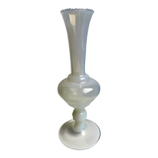 Vase en opaline opalescent années 50-60