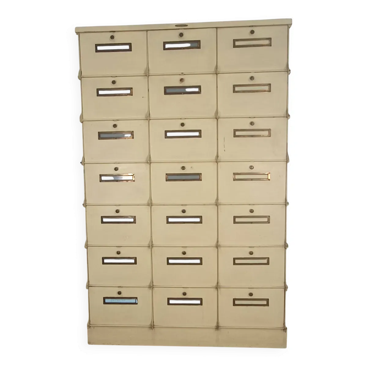 Classeur métalique à  21 clapets