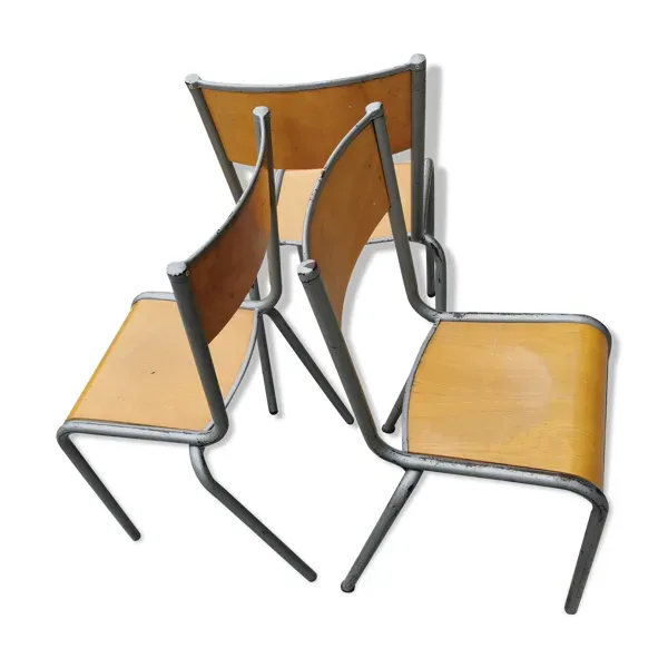 Lot de trois chaises d'école vintage