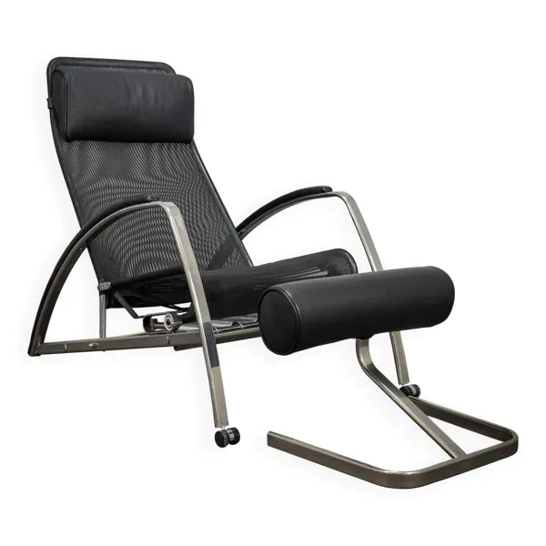 Fauteuil avec repose-pieds par Tecta, années 1990.
