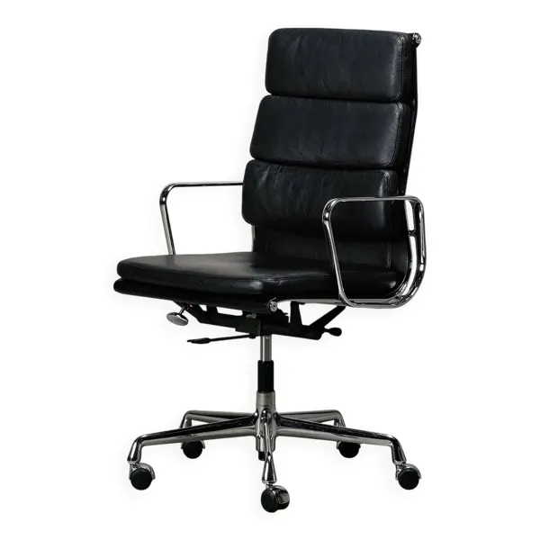 Chaises EA219 Soft Pad de Charles & Ray Eames en cuir noir et aluminium, Vitra