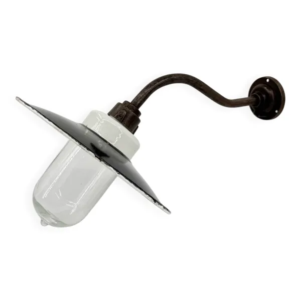 Lampe de cour