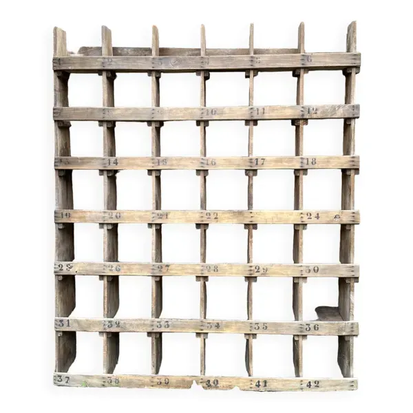 Meuble de rangement à casiers