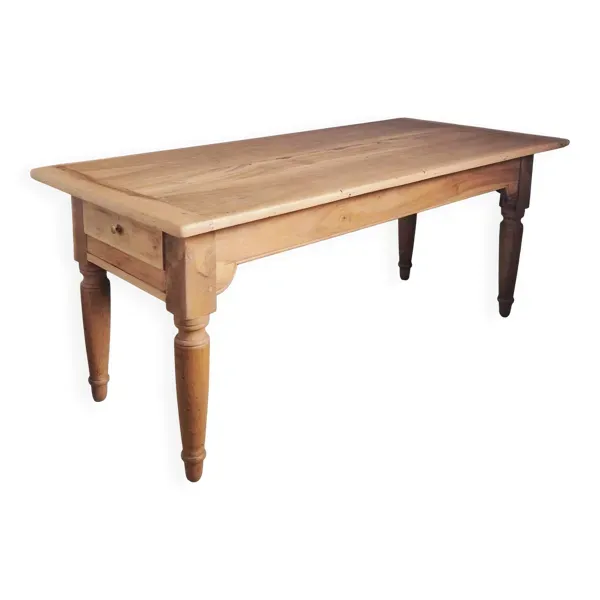 Table en noyer massif