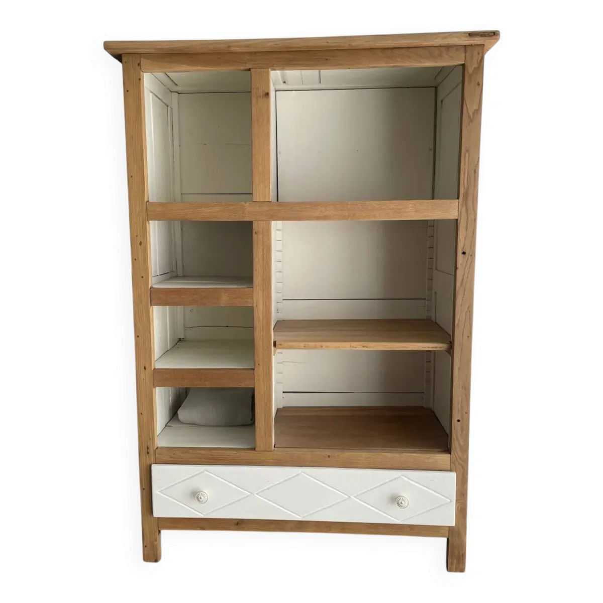 Meuble ancien en chêne massif