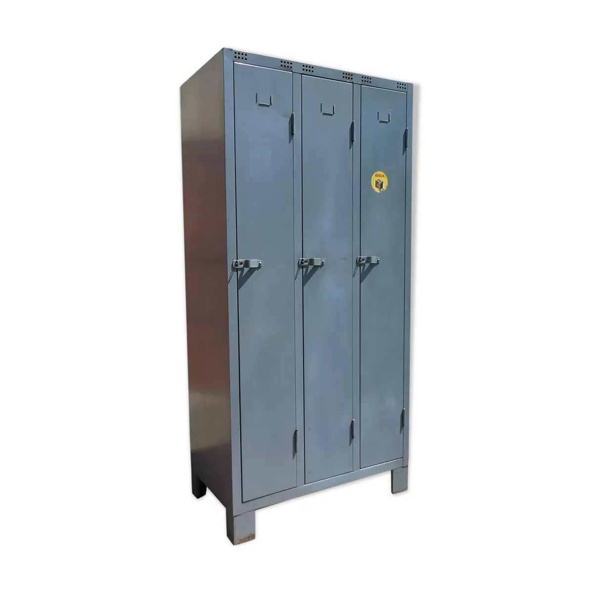 Ancien vestiaire d’atelier 3 portes