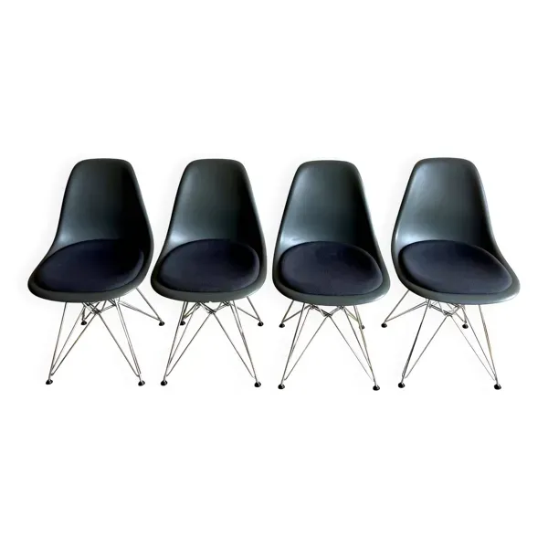 Lot 4 chaises Eames DSR Vitra originales – avec coussin