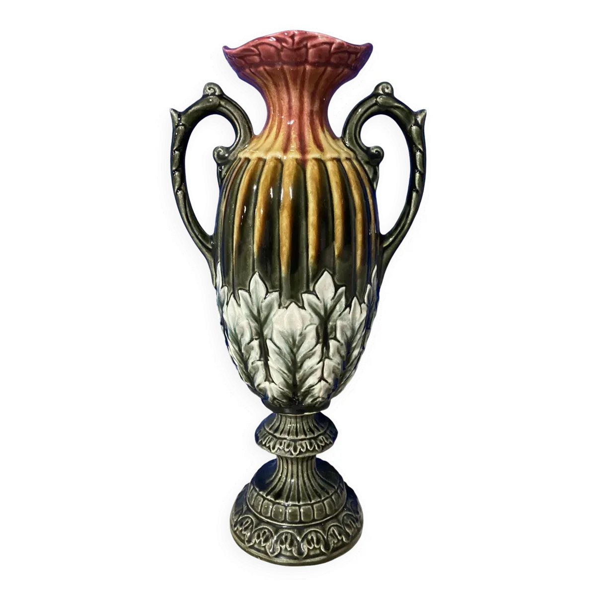 Vase Art Nouveau en barbotine