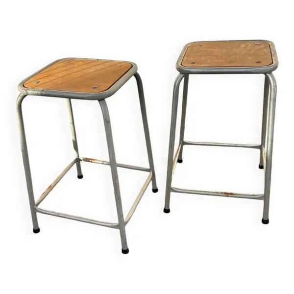 2 tabourets industriels en bois et métal gris