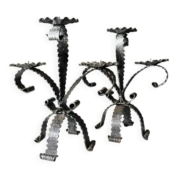 Paire de chandeliers en ferronnerie artisanale