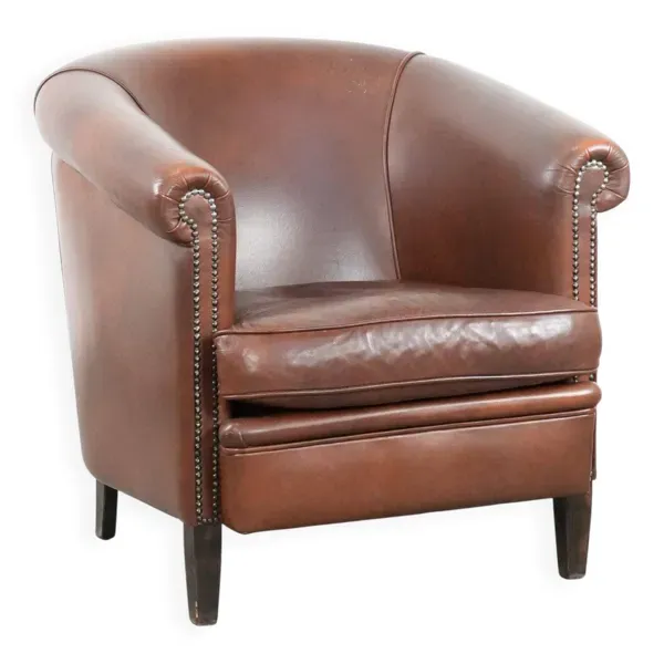 Fauteuil club en cuir de vache couleur cognac de style anglais