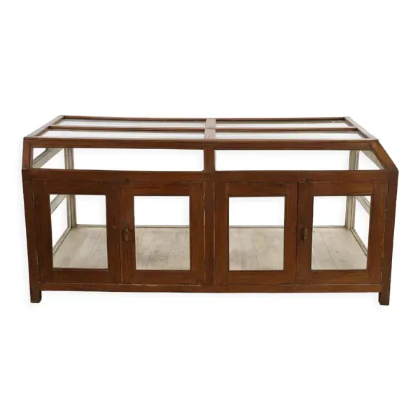Vitrine de présentation en bois sur pieds