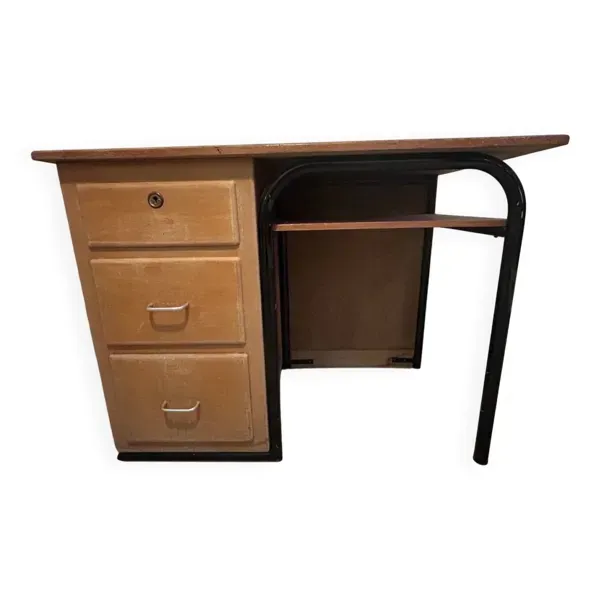 Bureau d’administration / école / atelier