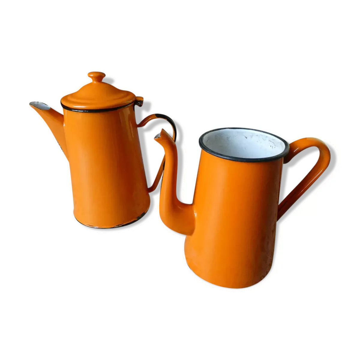 Lot de cafetières émaillées oranges vintage
