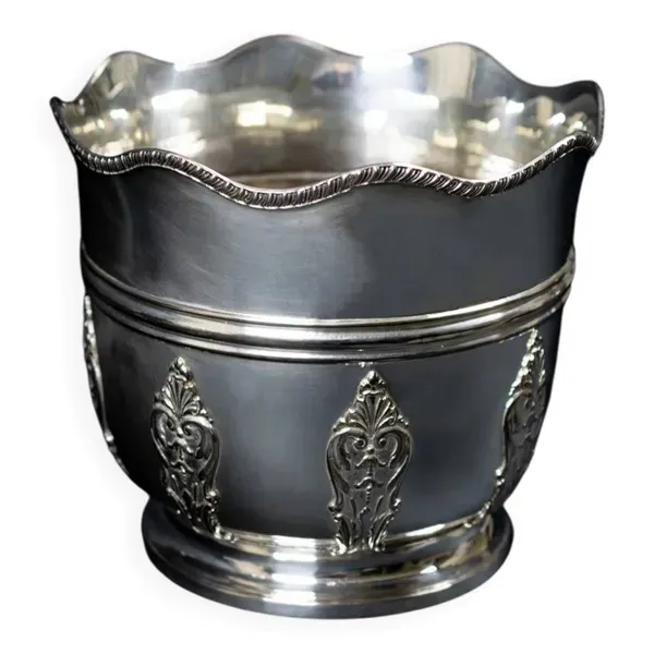 Seau à rafraîchir en métal argenté à appliques néoclassiques, fin XIXe