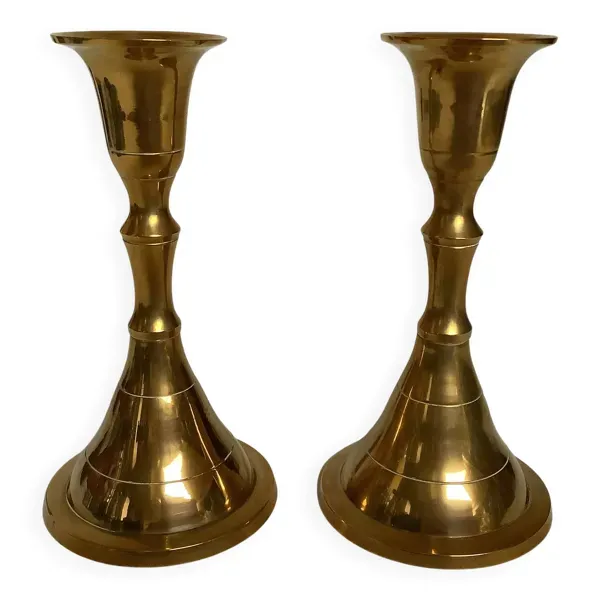 Paire de petits bougeoirs pied tulipe en laiton