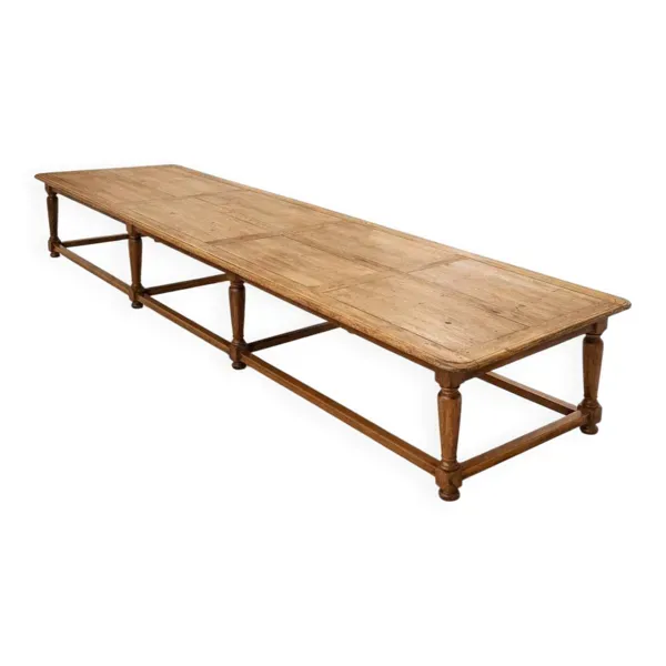 Table monumentale en chêne massif 5,5 métres . Pièce exceptionnelle