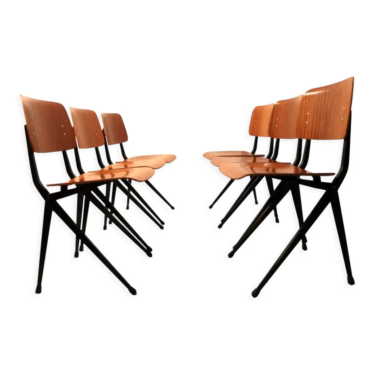 Chaises industrielles Marko, modèle Compass Leg