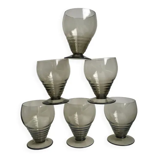 Ensemble de 6 petits verres à vin design art déco en verre fumé années 30-40