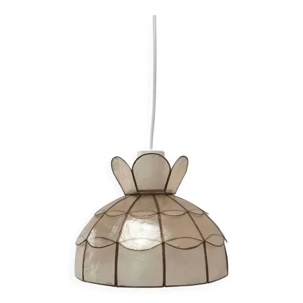 Suspension en nacre « jupon »