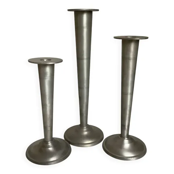 Trio de bougeoirs asymétriques forme cornet