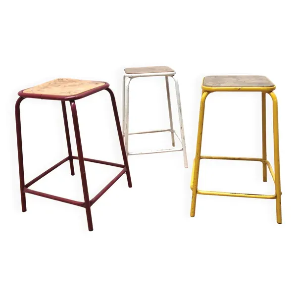 Suite de 3 tabourets industriels