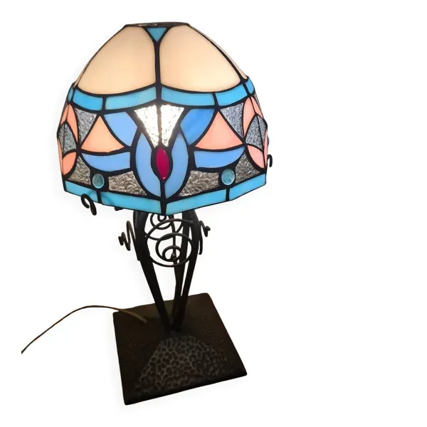 lampe fer forgé ancienne ,1900 a 30 avec abat jour verre vitrail soudé plom
