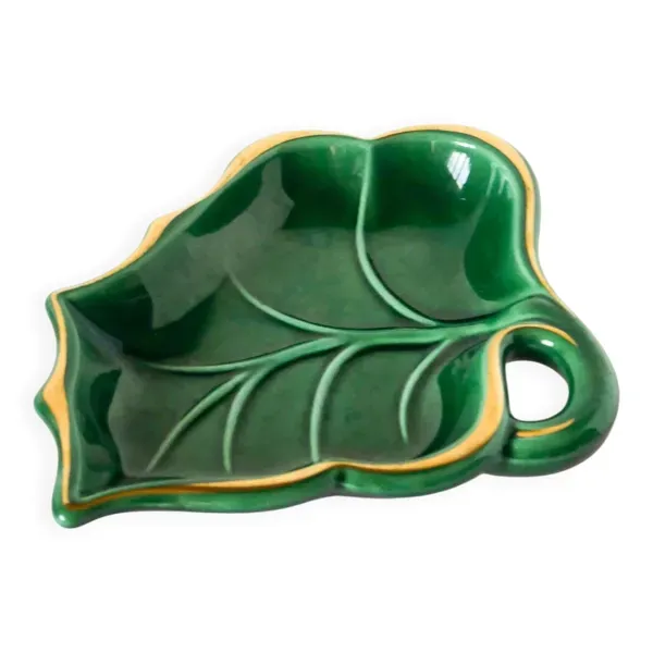 Vide-poche en barbotine forme feuille, vert et doré, 1970
