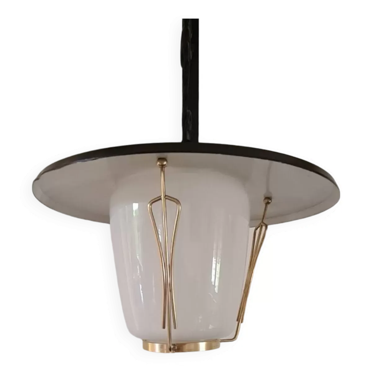 Suspension vintage tôle laiton verre opalin