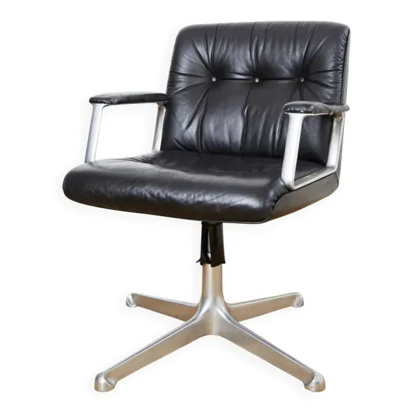 Chaise pivotante Oswaldo Borsani P125 pour Tecno Milano