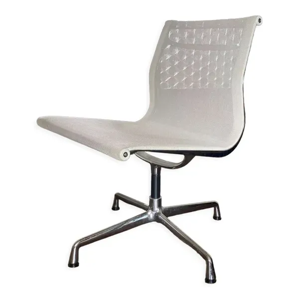 Chaise pivotante EA 107 en chrome et maille d'air par Charles & Ray Eames pour Vitra 2001