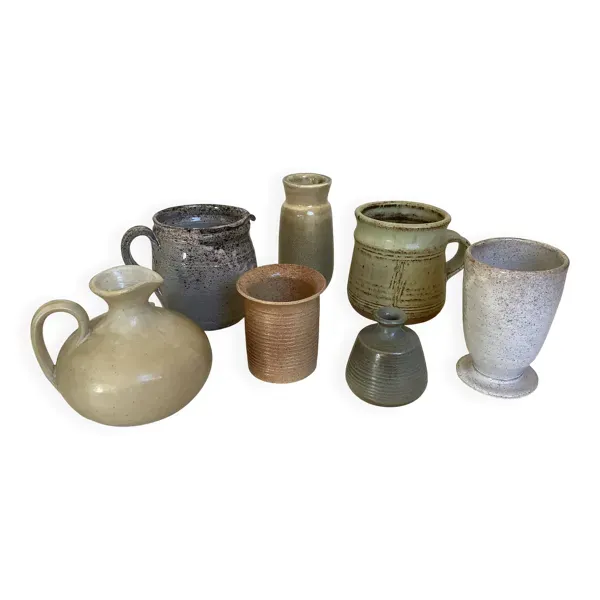 Sept vases céramiques beiges grises