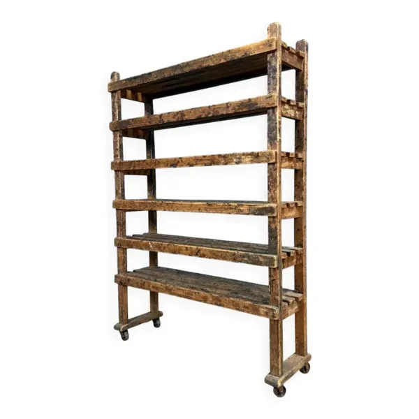 Ancien étagère en bois provenant d'un cordonnier