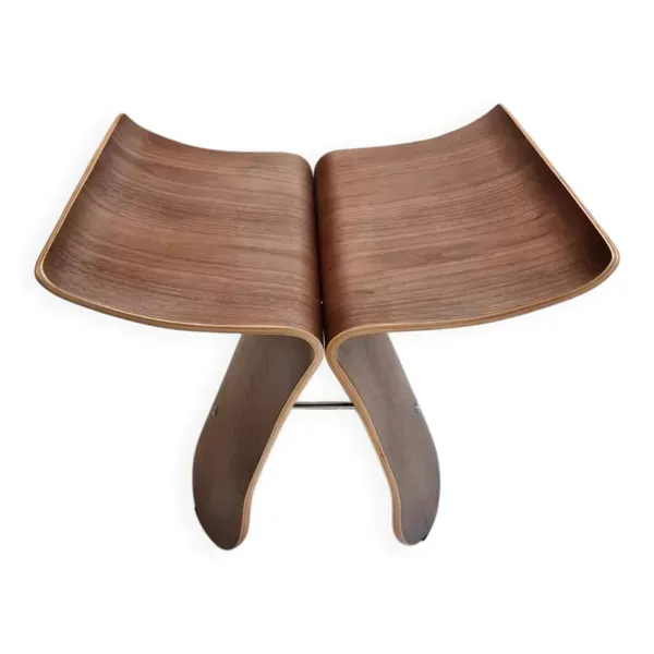 Icône du Design Japonais : Tabouret ''Butterfly'' de Sori Yanagi en Noye