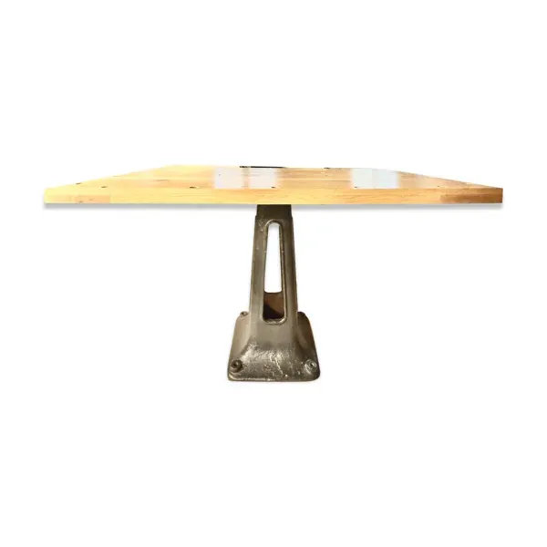 Table à manger en chêne massif et fonte