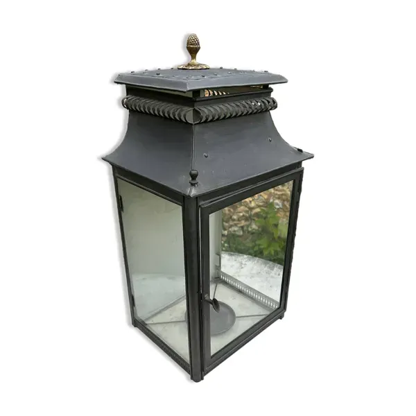 Lanterne en tôle et verre