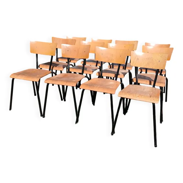 Chaises d'écoliers