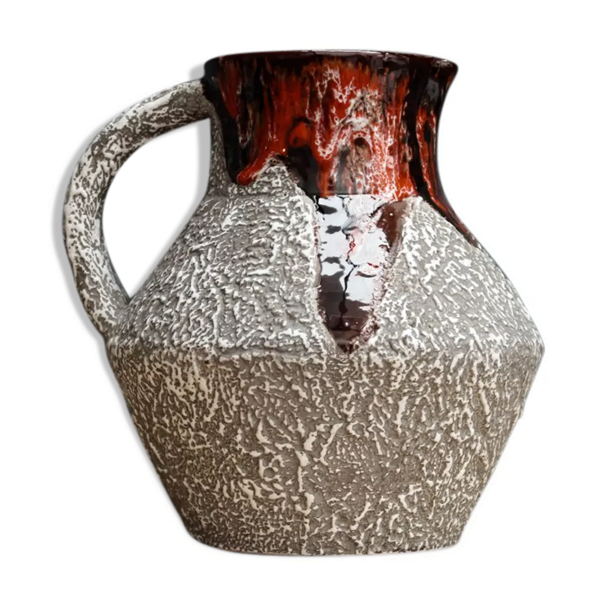 Pichet fat lava signé