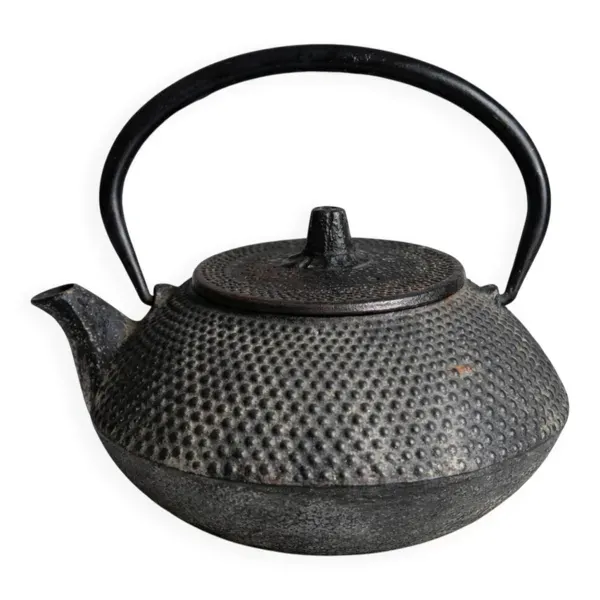 Theiere japonaise en fonte signée
