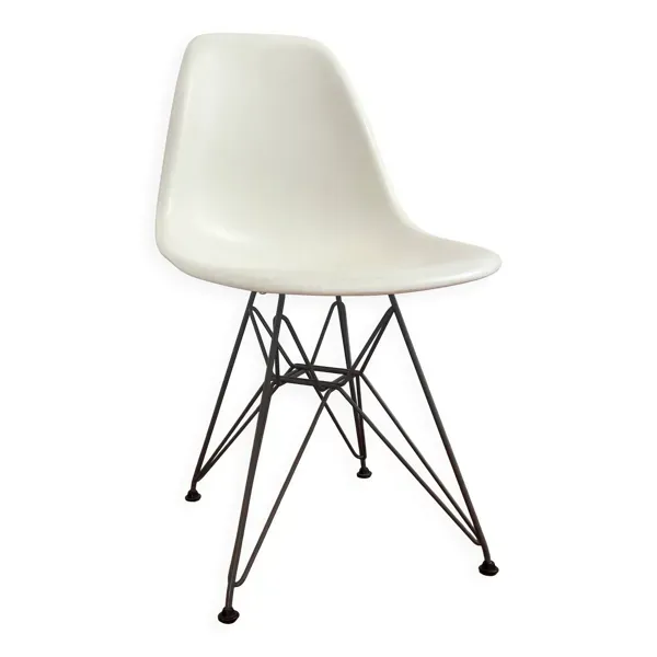 Chaises DSW de Charles et Ray Eames pour Vitra