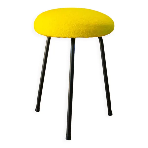 Tabouret tripode en fer noir et laine bouillie, jaune, 1960