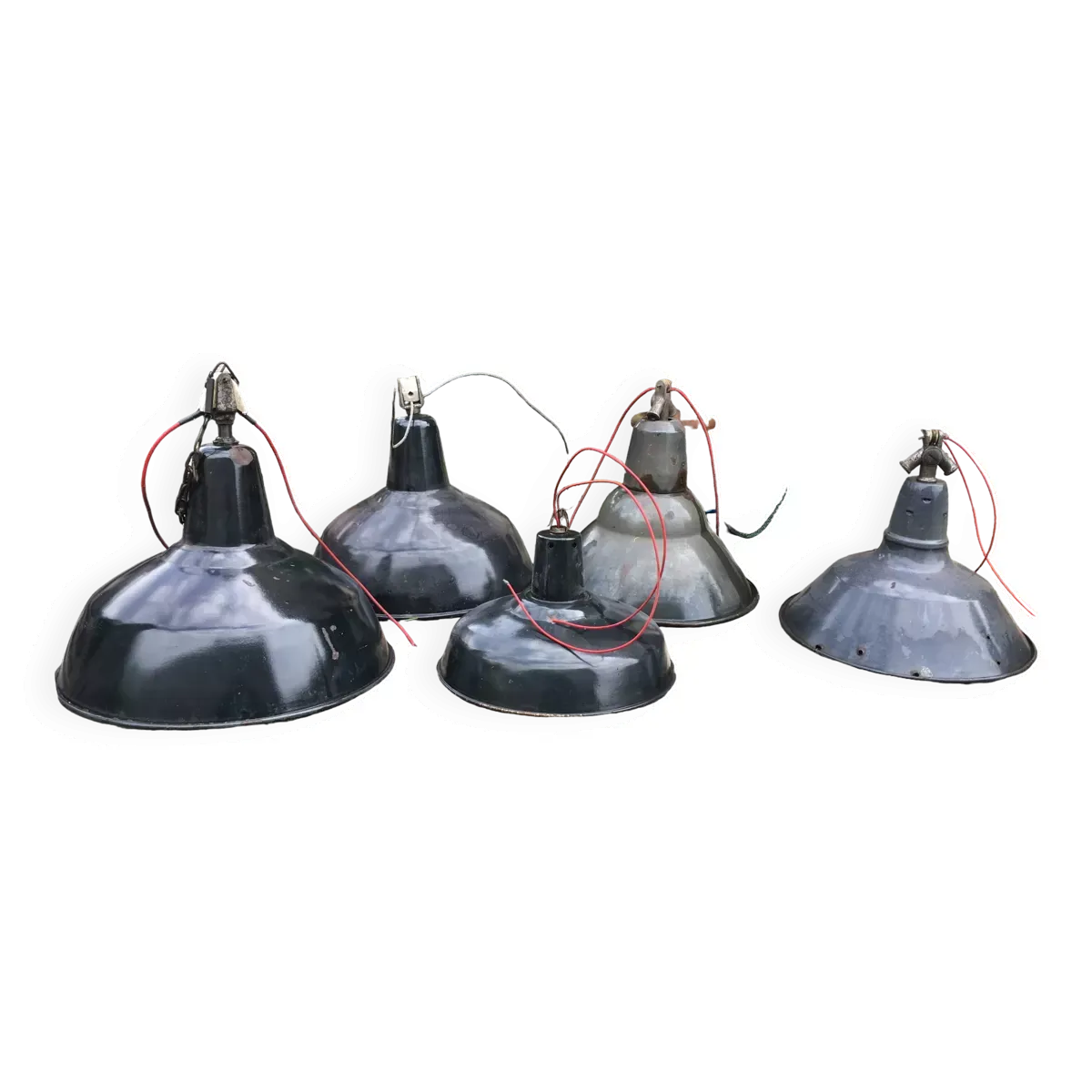Lot de 5 lampes industrielles noirs années '70 dans leur pattine différents formats