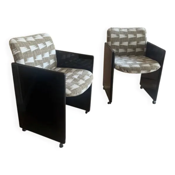 Paire de fauteuils Kazuhide Takahama